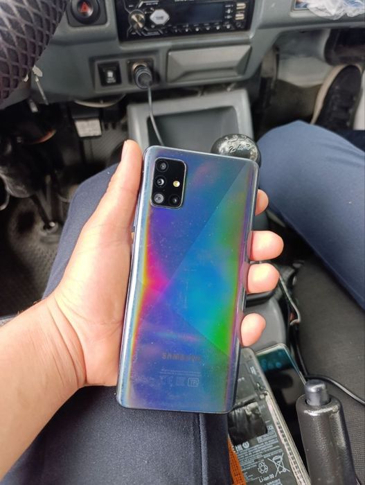 Telefon, noutbok va monitor ( batafsil ma'lumot yozilgan)