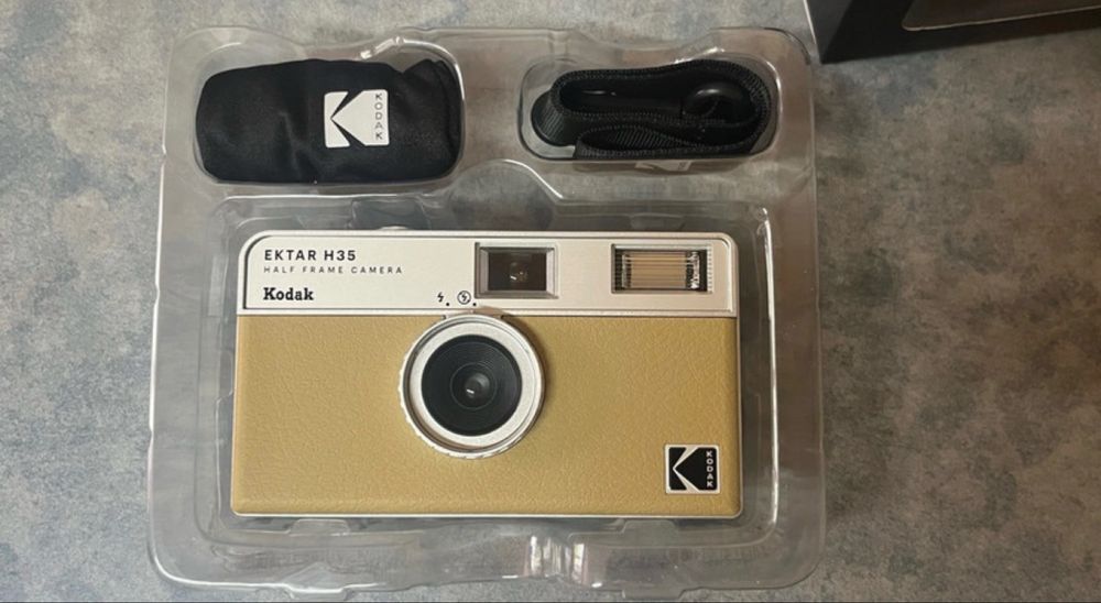 Aparat camera foto cu film Kodak Ektar H35