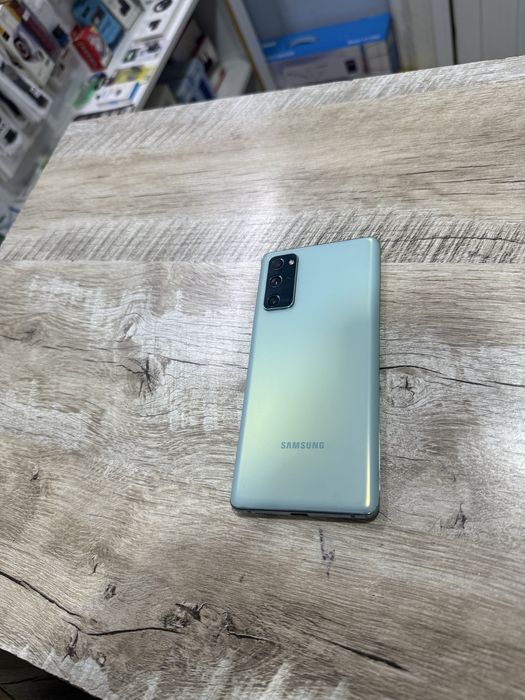 samsung s20fe holati yaxshi 8/128gb