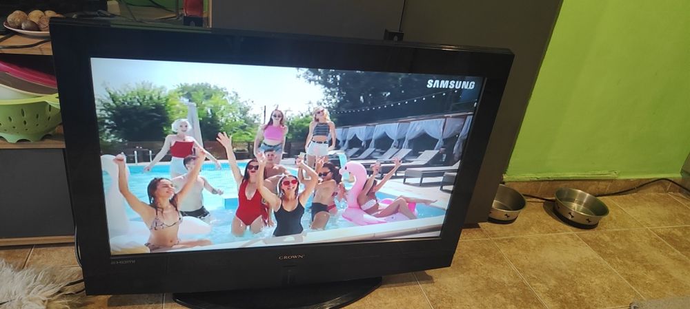 Телевизор 32" Crown LCD