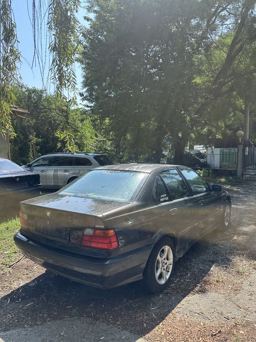 Bmw e36 318i НА ЧАСТИ