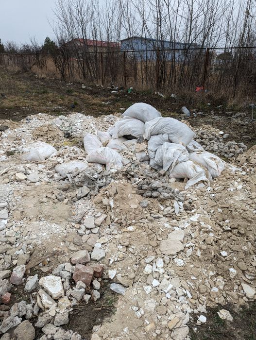 Ridicam  deșeuri, moloz, mobila veche, fier