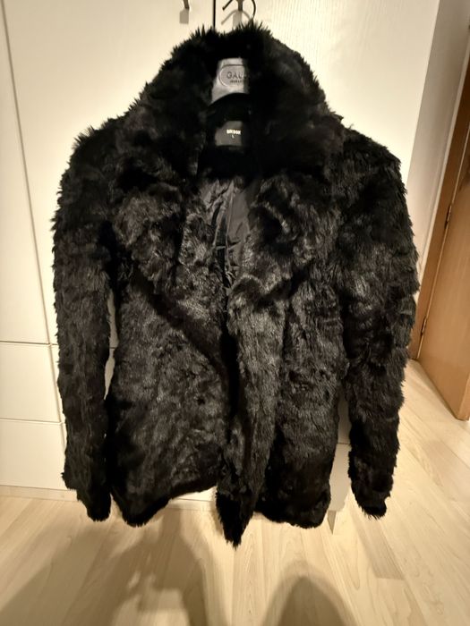 Палто еко пух черно  BikBok