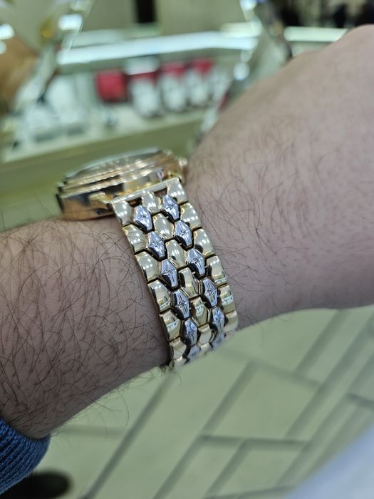 Золотые часы ролекс  с браслетом 585 пробы
Унисекс модель
В среднем ди