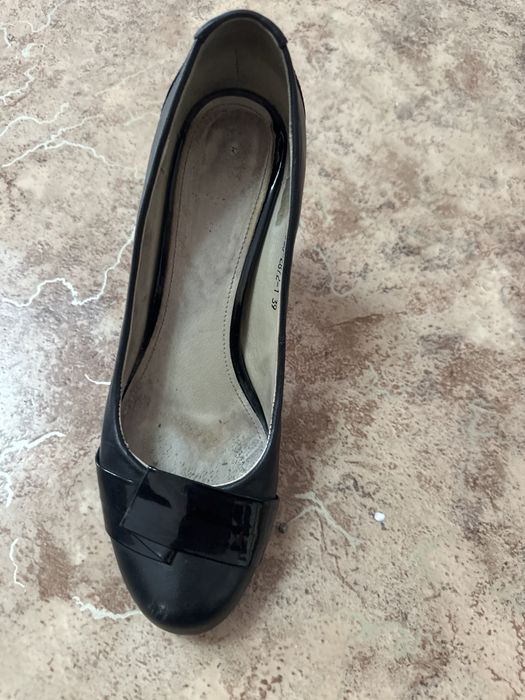 Продам обувь 39,40