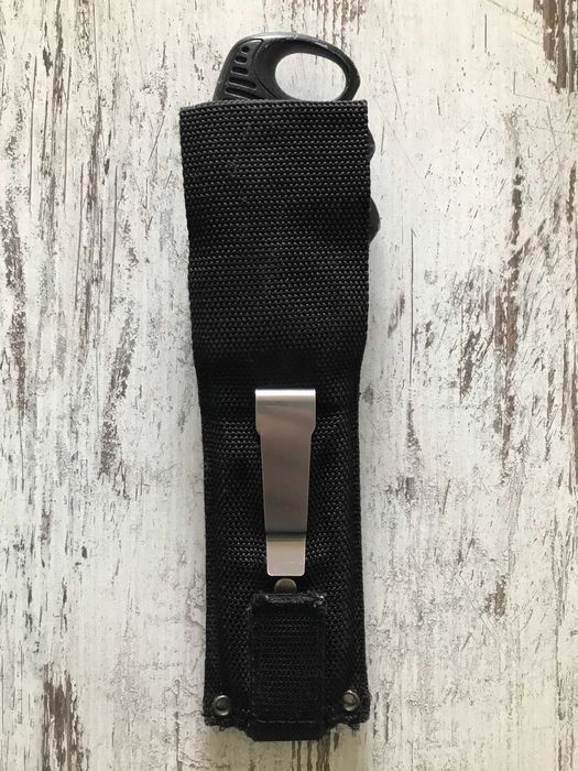 Нож с бокс остър