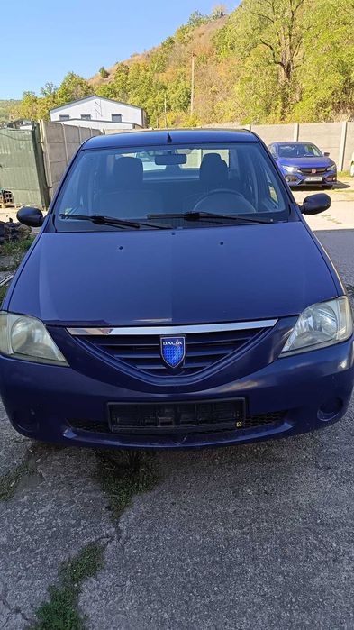Dezmembrez Dacia Logan din 2006 cap-1598 benzina