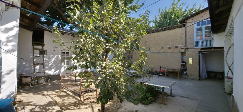 Chig'atoyda hovli-uy sotiladi.