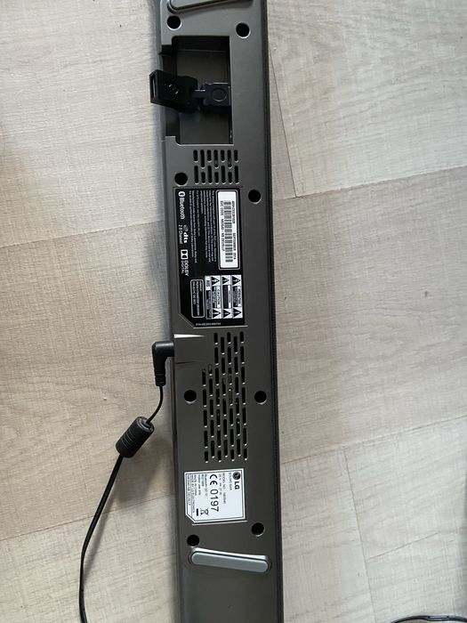 Soundbar LG NB3540 + subwoofer wireless – stare foarte bună