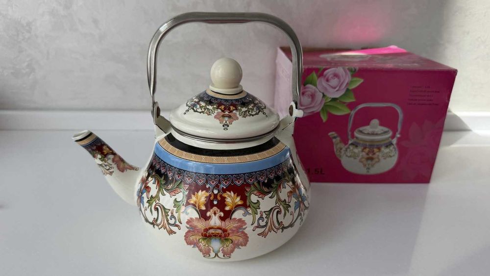 Новый эмалированный чайник заварник на 1,5л с родной коробкой