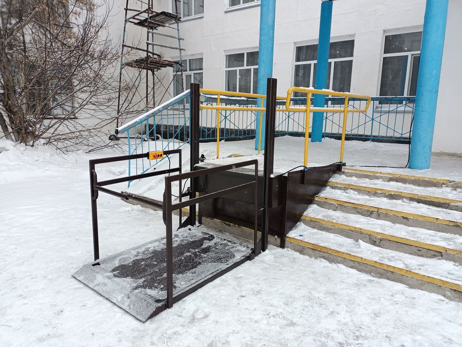 Вертикальный подъемник ( пандусы ) для инвалидов