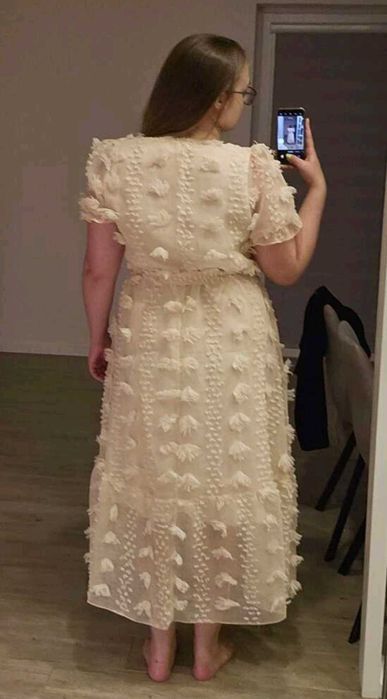 Нова дамска рокля 44 Размер