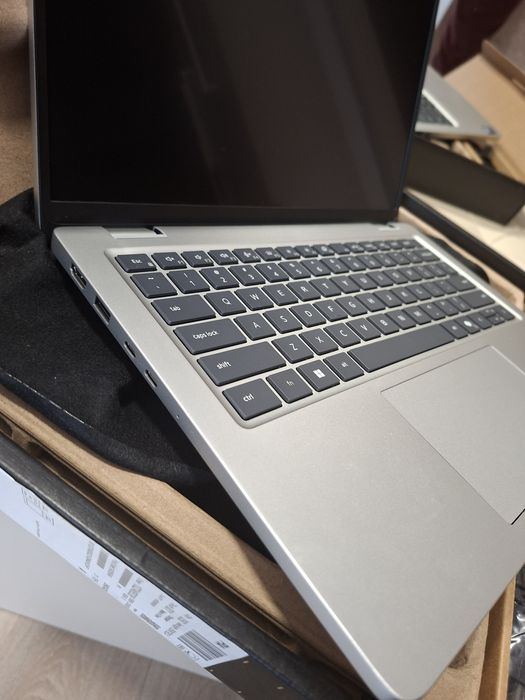 Dell Pro 13 Plus, 13.3"Fhd+ TOUCH, Ultra 5-238V, 32Gb, 512Ssd, US