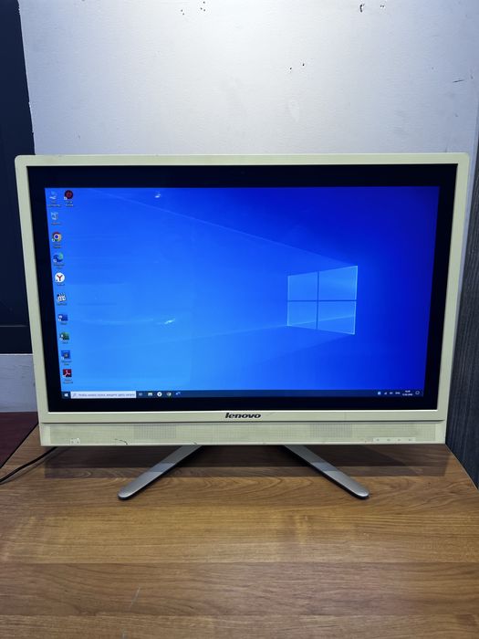 Моноблок Lenovo Core i3