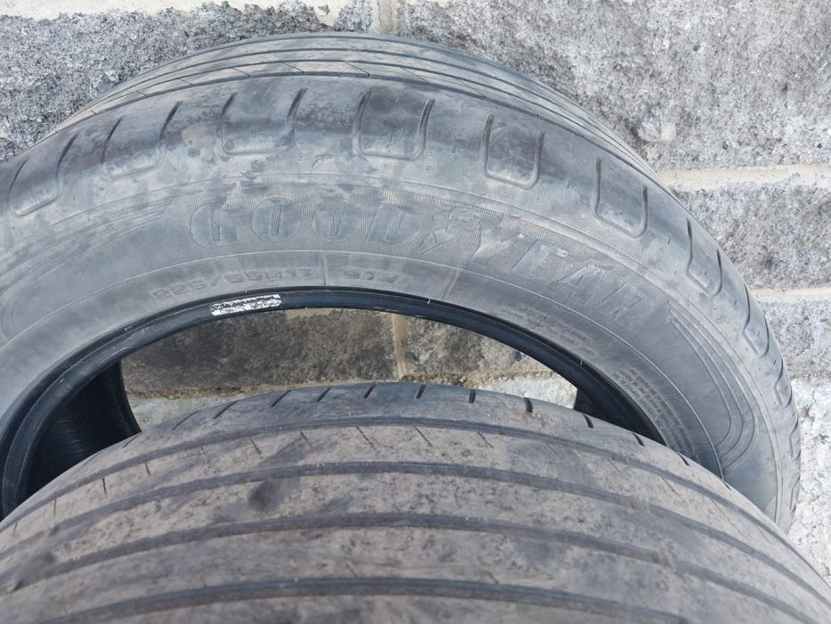 Шины лето в отличном состояний. Либо обмен 225/50/17-215/55/17