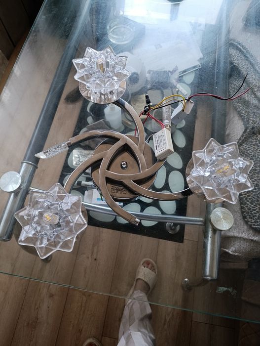 Продается люстра