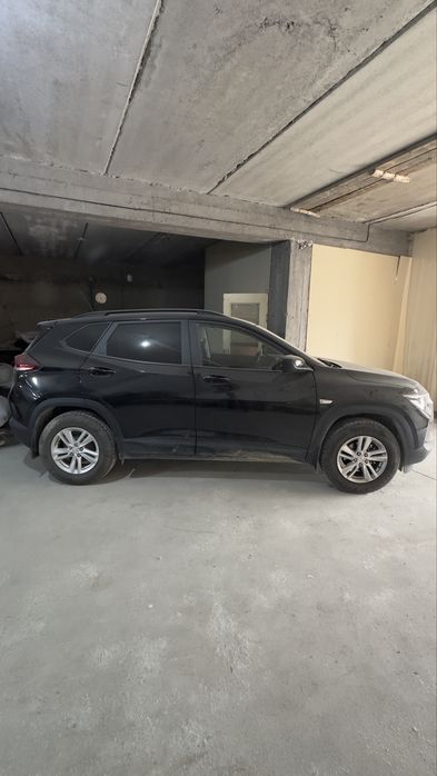 Arzon va tez moshina sotiladi treker