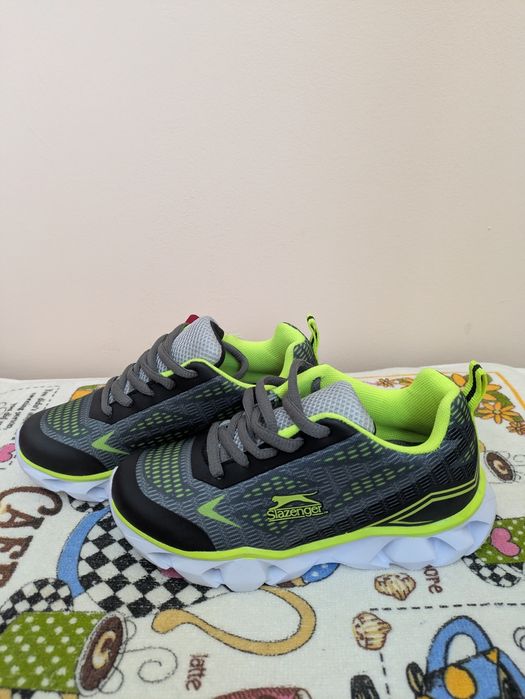 Slazenger светещи  маратонки за момче ,  29 номер
