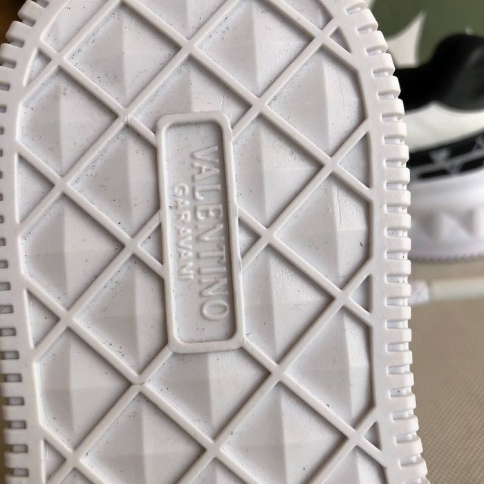 Adidași Valentino