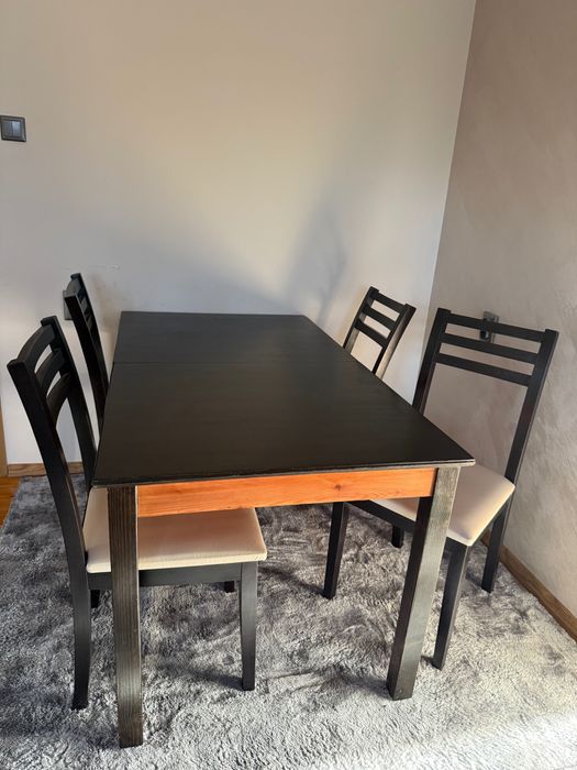 Трапезна разтегателна маса със столове