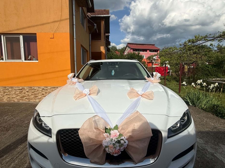 Aranjament floral mașina