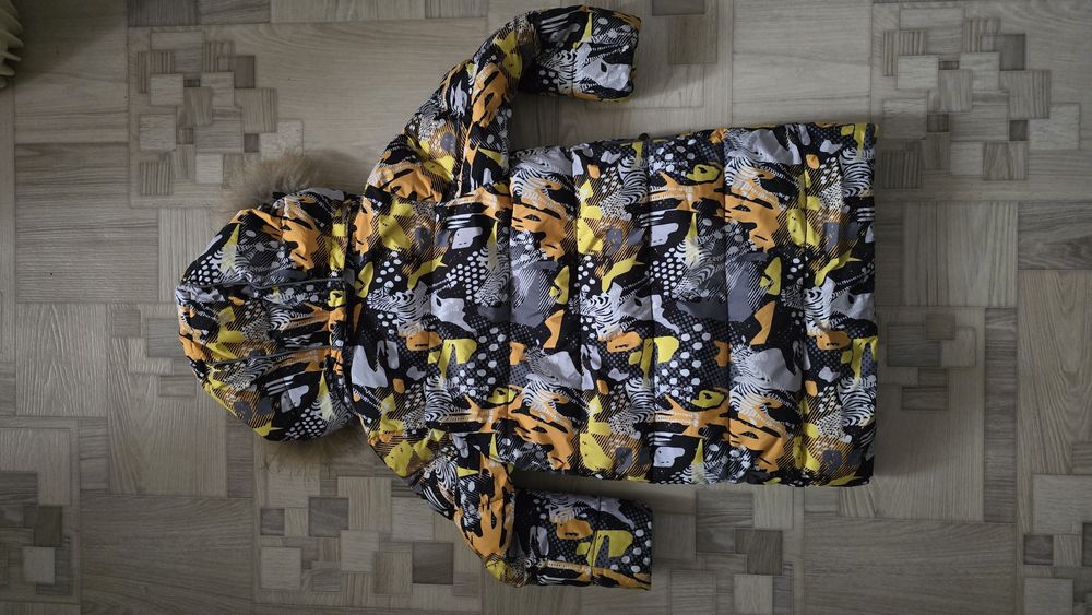 Зимняя куртка на девочку