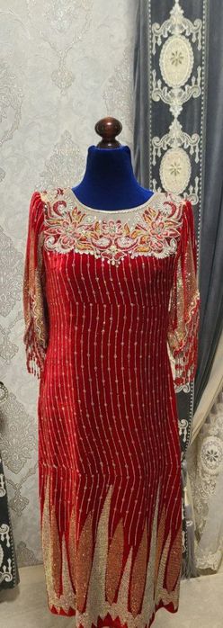 Töy va tadbirlar uchun libos sotiladi