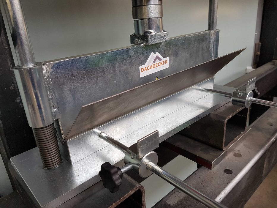 PRESA HIDRAULICĂ 440 mm ( abkant) Dachdecker