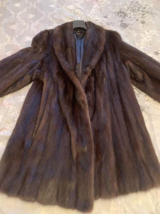 Haina dama din blana de vizon