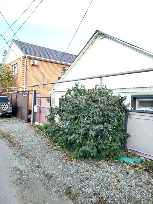 Продам два дома на одном участке в 5 соток.