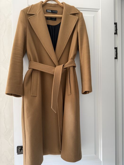 Пальто шерстяное. ZARA