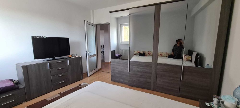 Vind apt 105 m2 util/1550 euro /m2, in bloc cu curte inchisa si spatiu de parcare