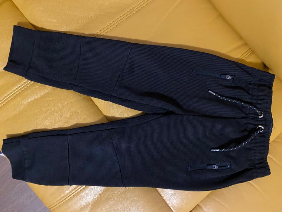 Vand un lot de 5 articole fetite mar.3-4 ani