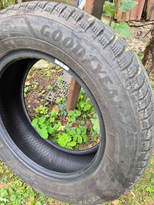 Зимни гуми 215/60/16 99H Goodyear
ULTRAGRIP PERFORMANCE 3