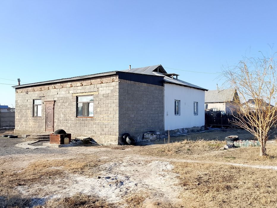 Үй сатылады  жағдайы орташа