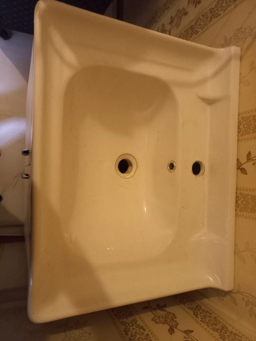 Продам тумбочку с раковиной