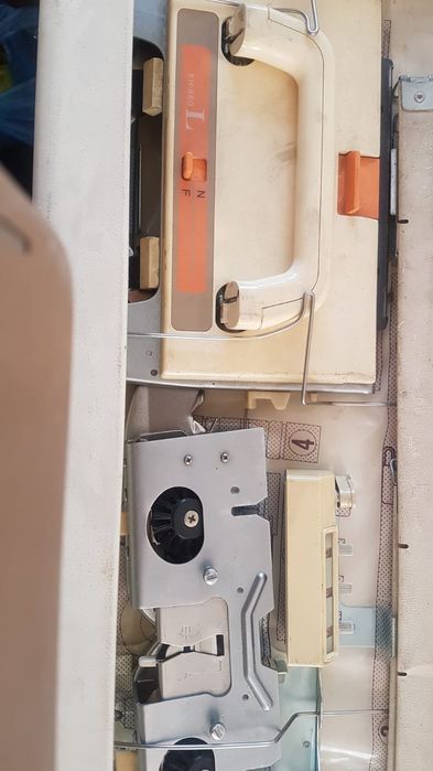 Продам вязальную машинку