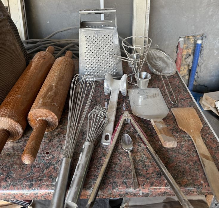 Kafe ichin jixozlar sotiladi