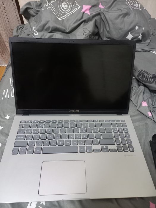 Ноутбук марки Asus