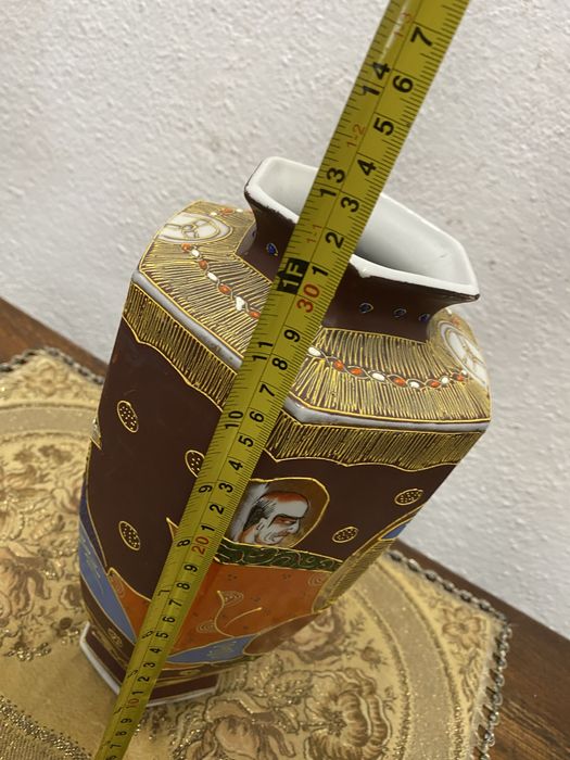 Японска ваза от порцелан сацума