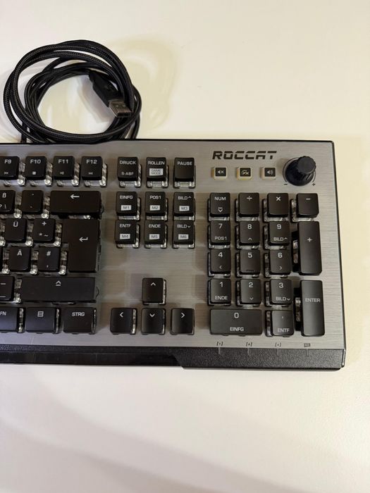 Roccat Vulcan 120 AIMO tastatură mecanică Premium RGB cu switch-uri Titan