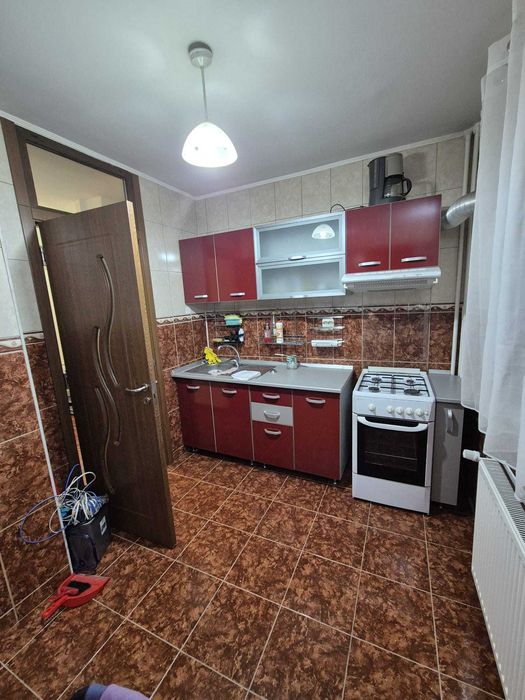 Garsoniera de inchiriat zona Costin Georgian