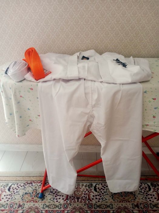 Продам кимоно для каратэ