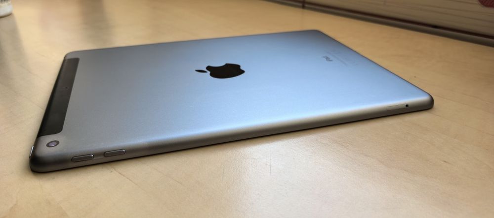 Apple Ipad Gen 6_32GB_Sim 4G_ca NOUA (10 din 10) - Folosita f rar