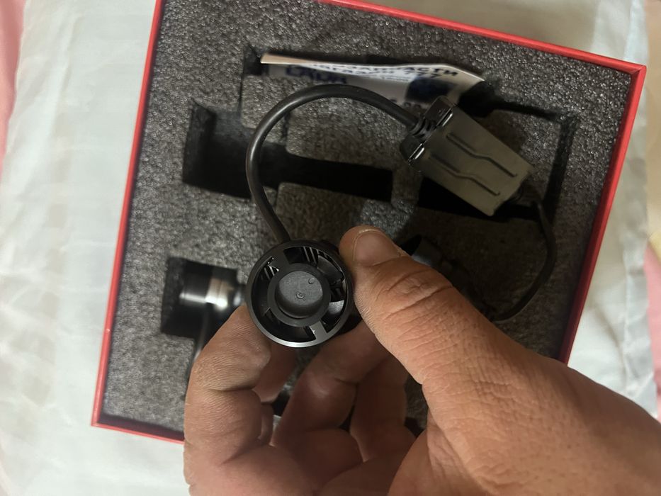 Лед лампочки продам срочно