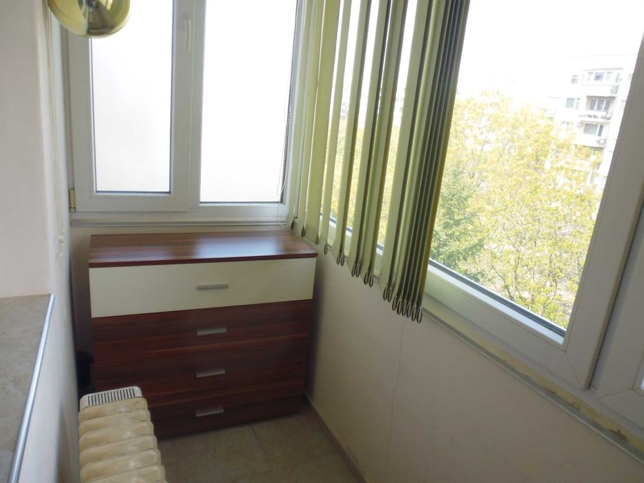 Тристаен непреходен апартамент за продажба в ж.к. Надежда 1, гр. София