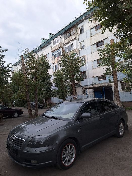 Toyota avensis 2004 г