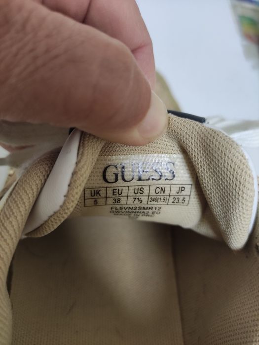 Дамски обувки на Guess номер 38 като нови