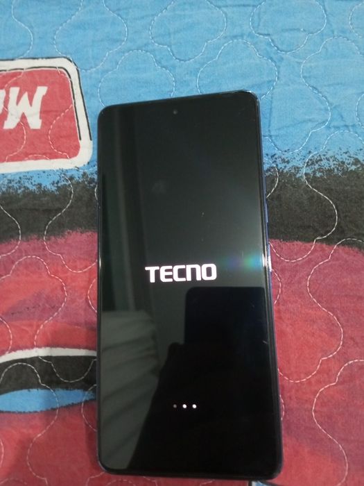 Продаю телефон tecno camon20pro