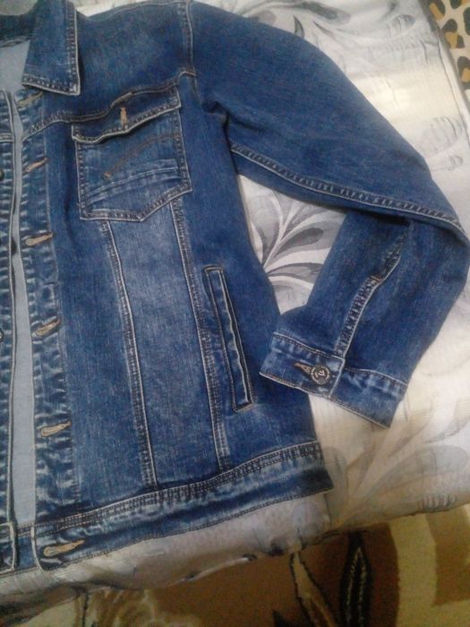 Продам джинсовку мужскую